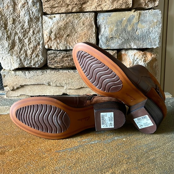 CLARKS - WOMENS MAYPEARL LILAC LOW BOOT - Picture 11 of 11